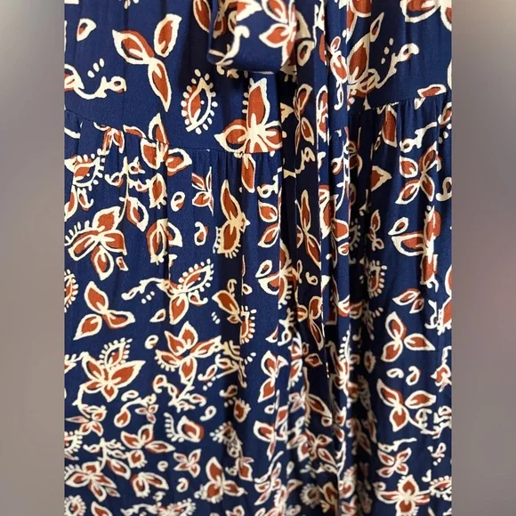 J. Crew | Navy Floral Tie-Waist Maxi Dress | Size 6 - Picture 5 of 11